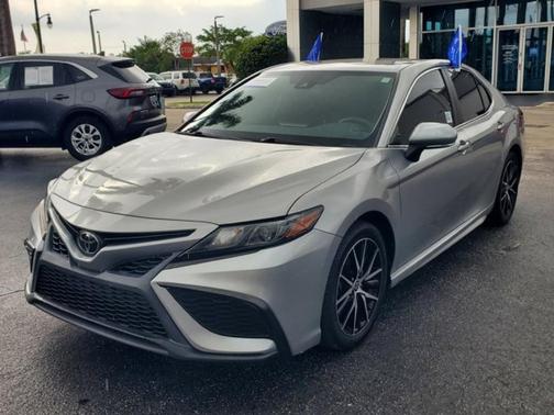 2022 Toyota Camry SE