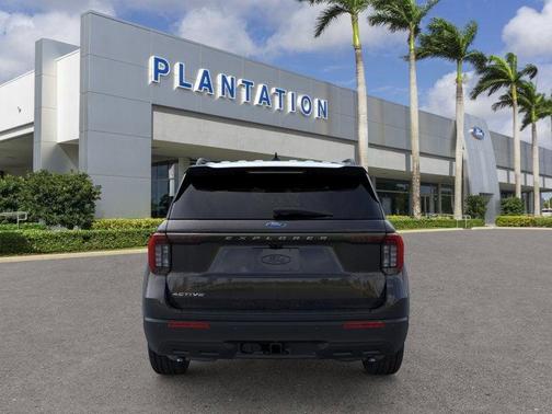 2025 Ford Explorer Active RWD