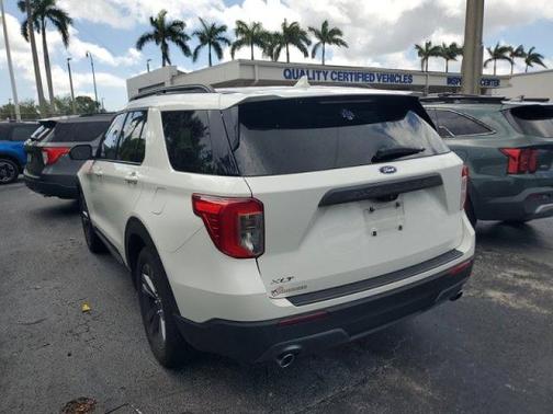 STAR WHITE MET TRI-COAT 2023 Ford Explorer XLT