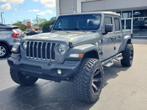 2020 Jeep Gladiator Sport