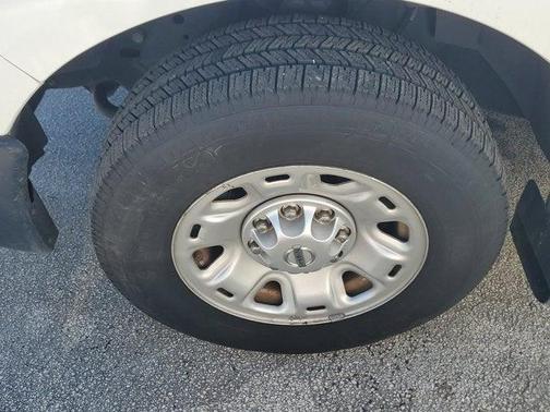 2016 Nissan NV Cargo NV2500 HD SV V6/SV V8