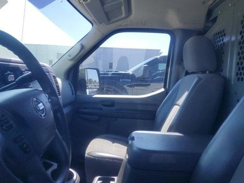 2016 Nissan NV Cargo NV2500 HD SV V6/SV V8