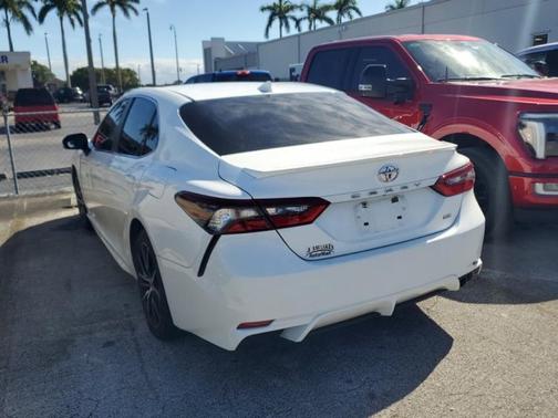 2022 Toyota Camry SE