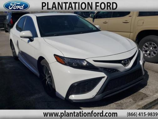 2022 Toyota Camry SE