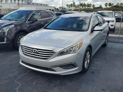 2016 Hyundai SONATA SE