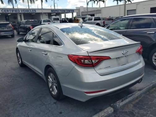 2016 Hyundai SONATA SE