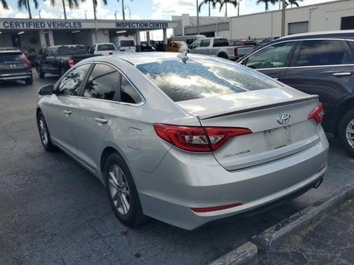 2016 Hyundai SONATA SE