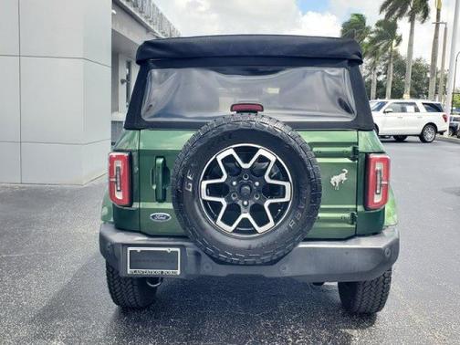 ERUPTION GREEN METALLIC 2022 Ford Bronco OUTER BANKS