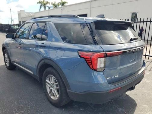 2025 Ford Explorer Active RWD