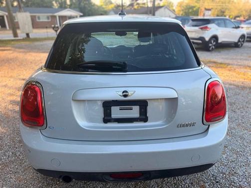 White Silver Metallic 2015 MINI Hardtop Cooper