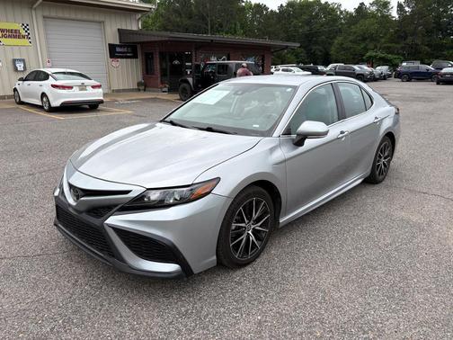 Celestial Silver Metallic 2023 Toyota Camry SE