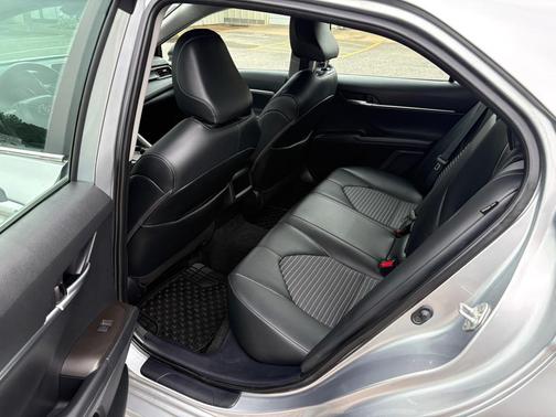Celestial Silver Metallic 2023 Toyota Camry SE