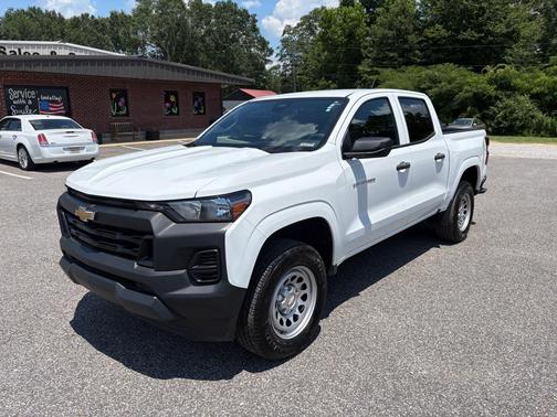 Summit White 2024 Chevrolet Colorado WT