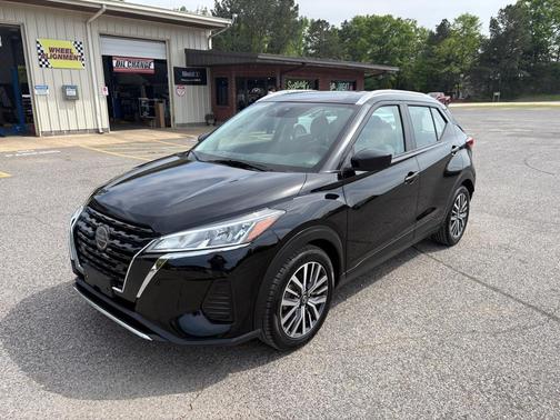 Super Black 2021 Nissan Kicks SV