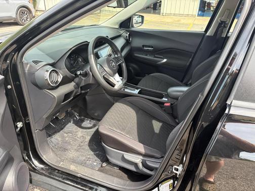 Super Black 2021 Nissan Kicks SV