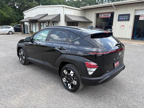 Abyss Black Pearl 2025 Hyundai KONA SEL