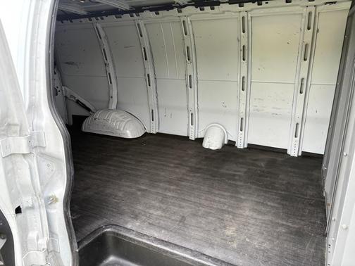 2023 GMC Savana 2500 Work Van