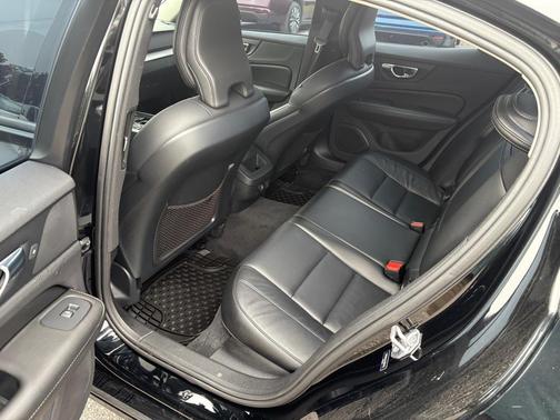 2020 Volvo S60 T5 Momentum