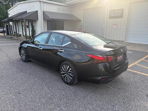 Super Black 2025 Nissan Altima SV FWD