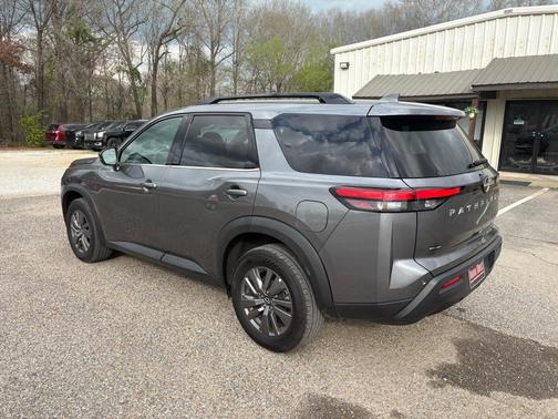 2024 Nissan Pathfinder SV 4WD