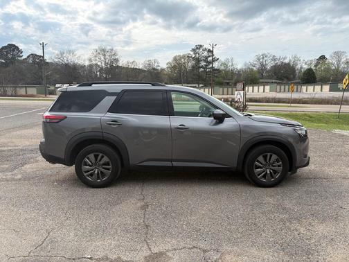 2024 Nissan Pathfinder SV 4WD