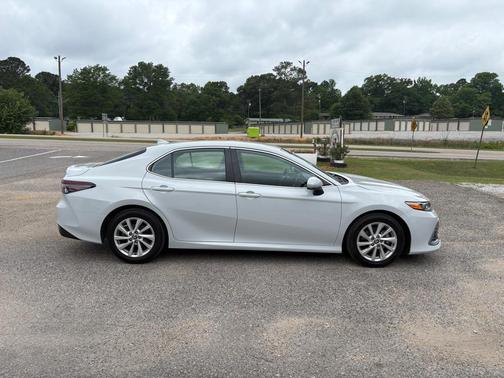 Ice Edge 2023 Toyota Camry LE