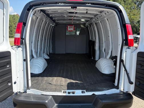 2023 GMC Savana 2500 Work Van