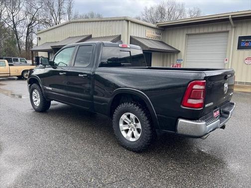 Diamond Black Crystal Pearlcoat 2020 RAM 1500 Laramie