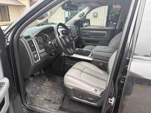 BLACK 2016 RAM 1500 Big Horn