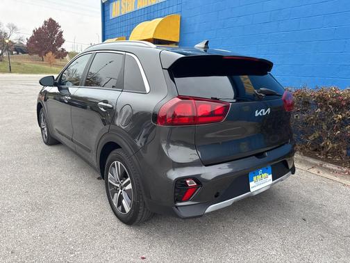 2022 Kia Niro LXS