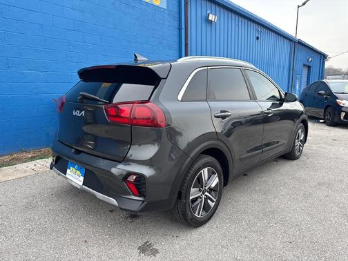 2022 Kia Niro LXS