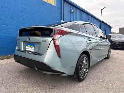 2017 Toyota Prius Three Touring