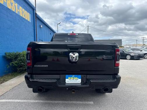 BLACK 2022 RAM 1500 Big Horn/Lone Star