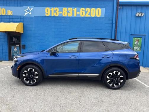 BLUE 2024 Kia Sportage X-Line