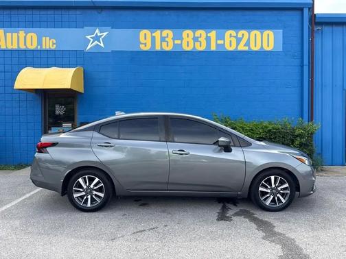 GRAY 2020 Nissan Versa 1.6 SV