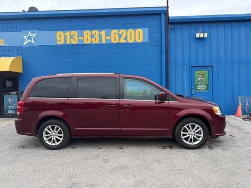 RED 2019 Dodge Grand Caravan SXT