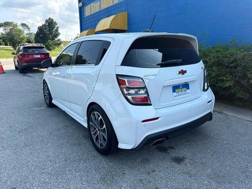 WHITE 2019 Chevrolet Sonic LT