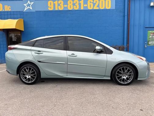 2017 Toyota Prius Three Touring