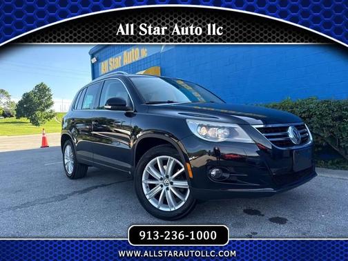BLACK 2011 Volkswagen Tiguan SEL