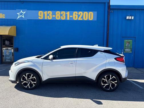 2018 Toyota C-HR XLE FWD