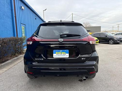 2023 Nissan Kicks SV