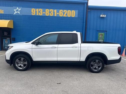 WHITE 2024 Honda Ridgeline TrailSport