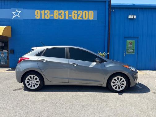 2017 Hyundai Elantra GT Base
