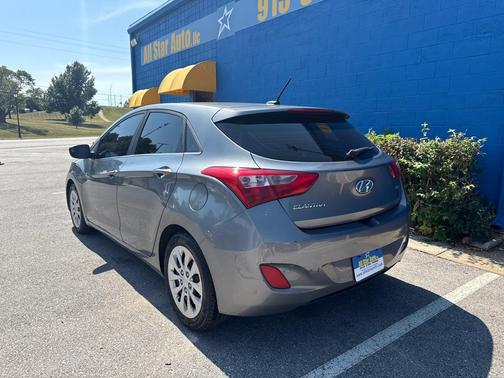 2017 Hyundai Elantra GT Base