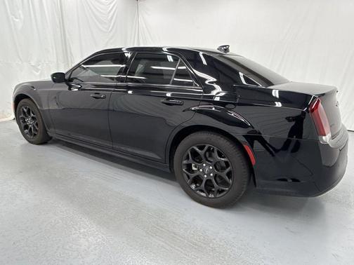 2022 Chrysler 300 Touring L