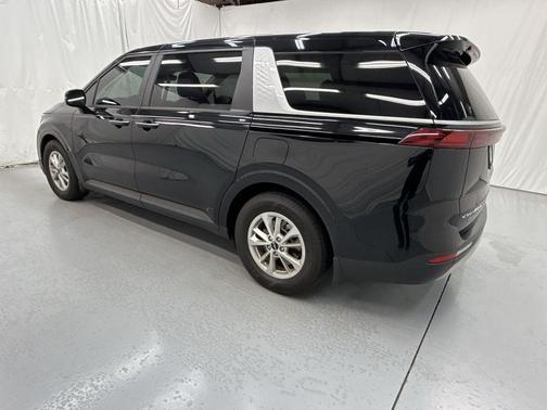 2022 Kia Carnival LXS