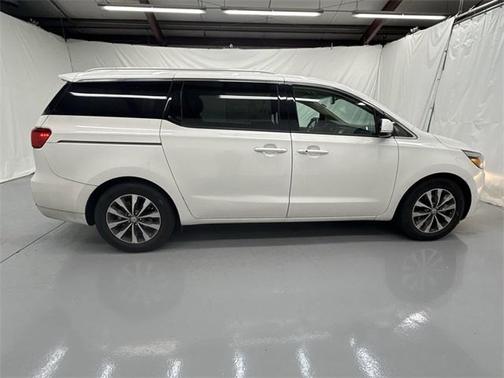2017 Kia Sedona SX