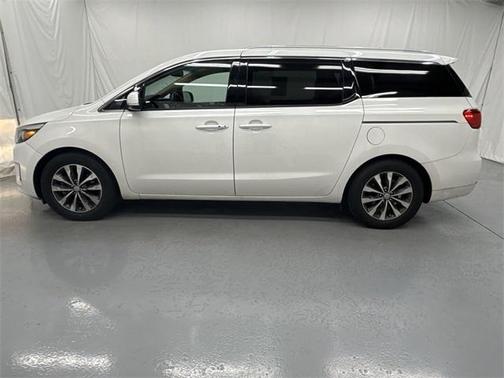 2017 Kia Sedona SX