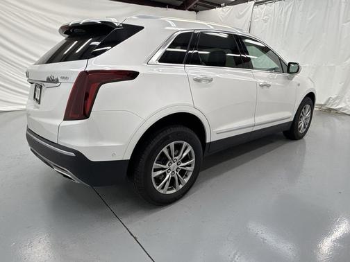 2022 Cadillac XT5 Premium Luxury