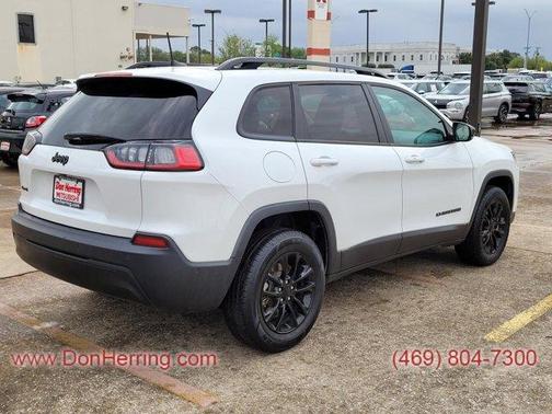 2023 Jeep Cherokee Altitude Lux